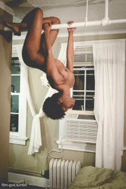 afrothundrr:  unsophisticated-ignorance:  liloreochick97:  &ldquo;Topsy Turvy&rdquo; Photography by: film-godhttp://about.me/sunkissedsanaa  See what MiMi dun started!!!  My creativity had nothing to do with Mimi.   Not even a shower rod lol