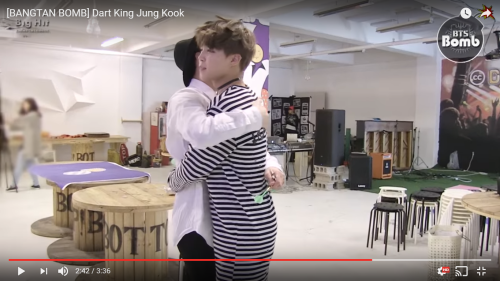 I’m legit dying now because Kookie went for a manly high five but Jimin was like-nah bro, gimme a hu
