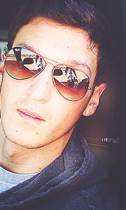  → mesut ozil getting cuter everyday 