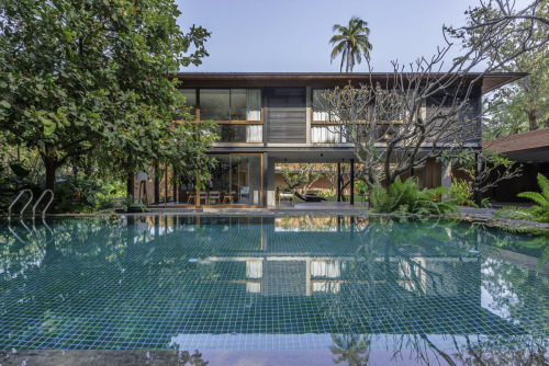 Luxury Coastal Villa In Sasawane, India