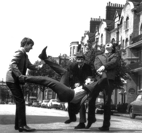 thebeatlesbeatles:  this is priceless. i men look at john. look at them 