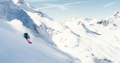 @ebertmaxi shredding pow @engelberg.titlis #openwear | Help change the outerwear industry: www.open-