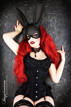 malicedesire:  Easter Bunny by la-esmeralda