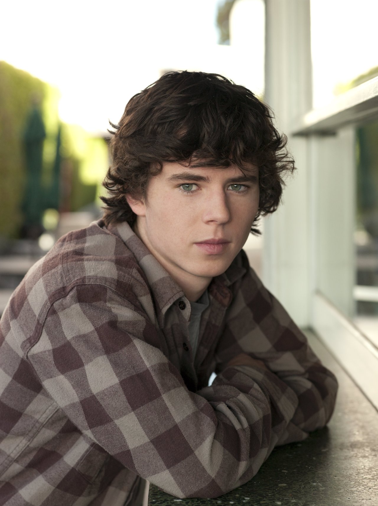 meninvogue:  Charlie McDermott 