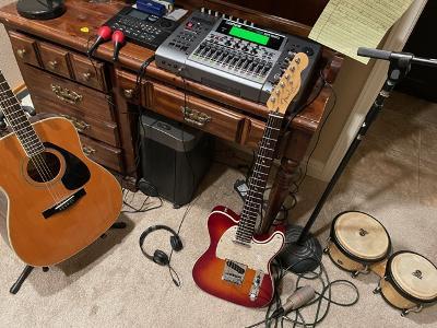 musicman69love:  Messin in home studio. 