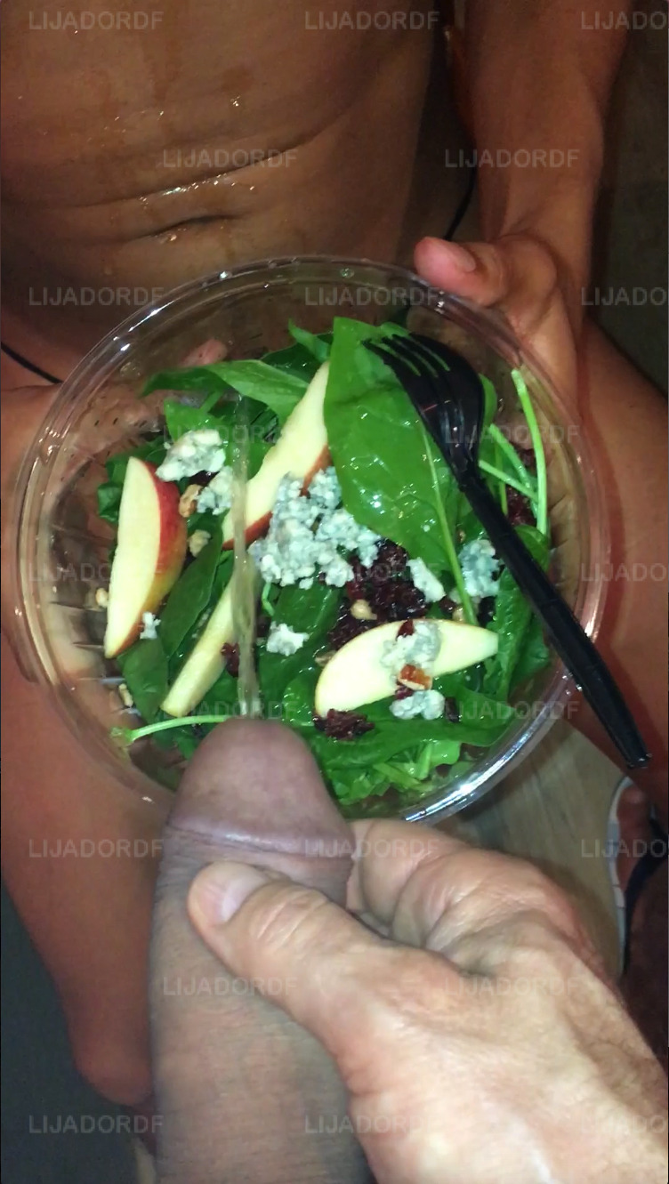 lijador:  YOU CAN EAT IT AFTER I SPRINKLE MY OWN SALAD DRESSING