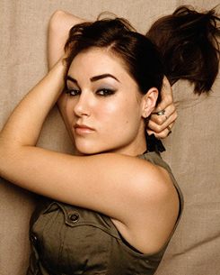 sashagreyart:  Sasha Grey by Leslie Hassler 
