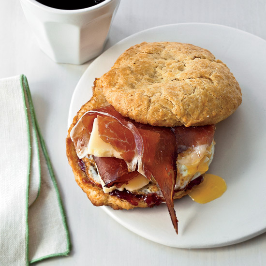 foodluxury:  Love Food? This blog is for you. 