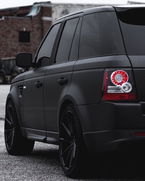 Aggressive ________________ #landrover #blackmatte #matte #luxury #cars #luxurycars https://www.inst