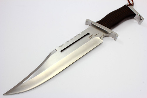 gunrunnerhell:  Gil Hibben Knives - Custom Rambo III #6 of 10   shanedog09