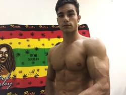 hotstudsdaily:  Ariel Ben Attar (x)