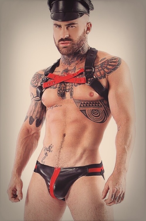 bootz2leather: gazzerb1: 420-berlin: H⭕️T Love this Horny Tattooed Guy…!!! ;-)