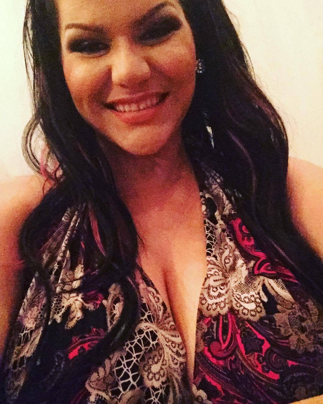Out with @officialsarajay @the_real_sara_jay #girlsnightout #angelinacastrolive #angelinacastro