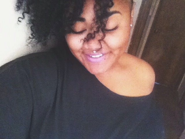 uglygirlsclub:  indoor-laughs:  ♡   baby girl  Alooofffaaaaaa
