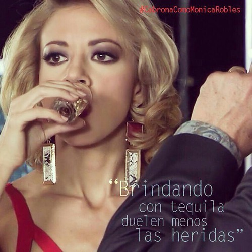 unajovenenamorada:  Monica Robles
