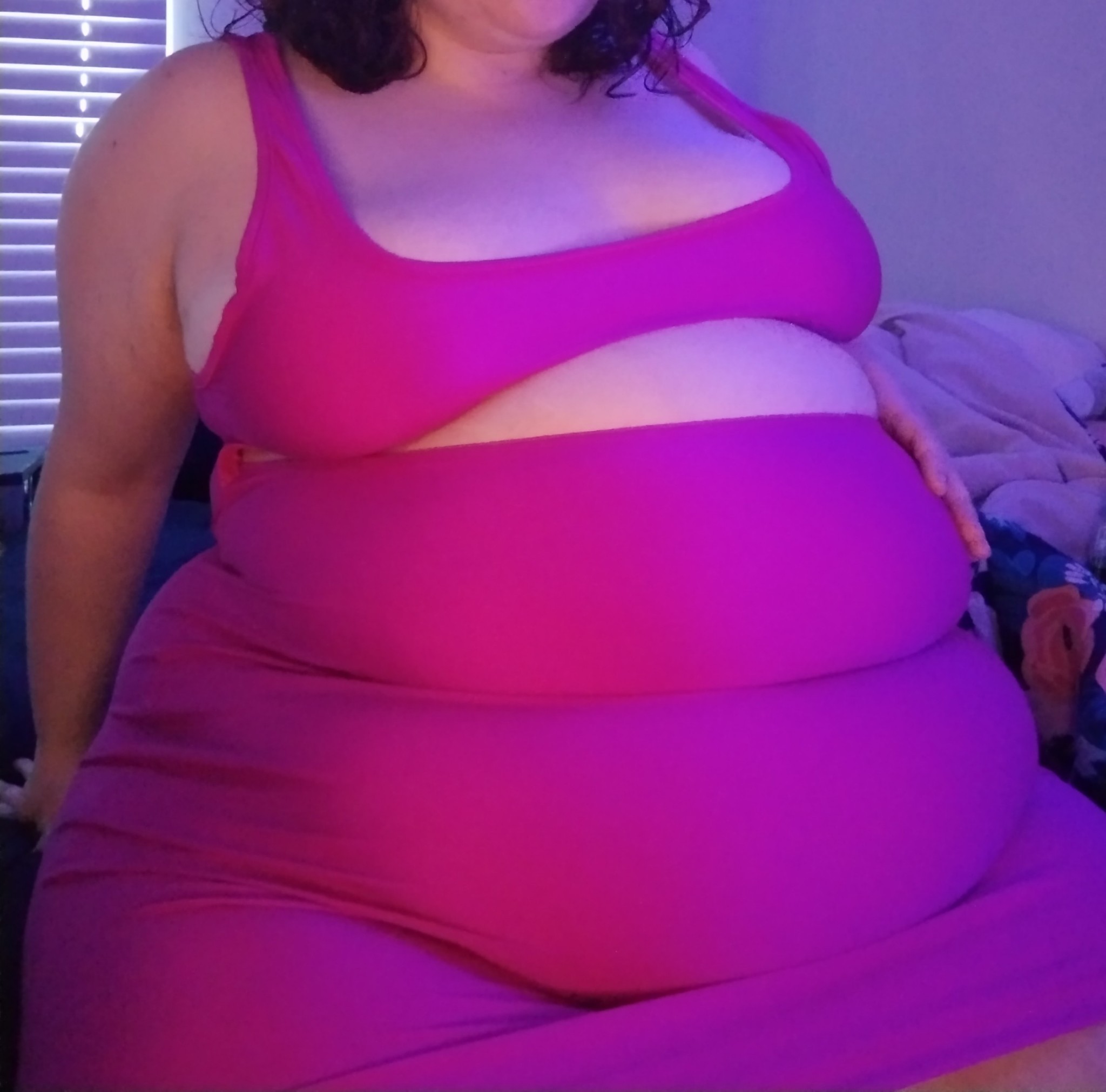 Porn Pics bellybaby98:Babe, I think this dress is getting