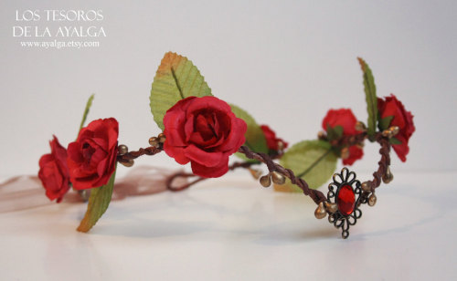 sosuperawesome:Woodland tiaras by Ayalga on Etsy• So Super Awesome is also on Facebook, Twitter and 