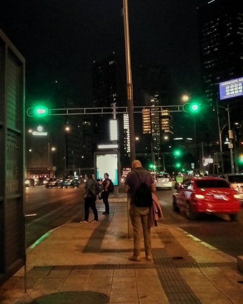 Meh. #mexico #cdmx #mexicocity #night #lights #random (en Ex Convento De San Hipolito) Https://www.instagram.com/p/Bv0NrYql9JsUT2ejZQkXk74Ku3XModGhZA2EtQ0/?utm_source=ig_tumblr_share&igshid=1u7674w3gf1og