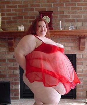 amobbw-ssbbw:Big red….. <3 <3 loveDamn she is so sexy