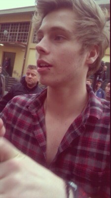 lukes-penguinn:  i love this photo of luke because it shows how freaking cute his nose is