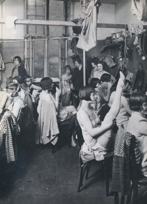 Backstage, Cabaret In Berlin, Circa Early Circa 1930.Https://Painted-Face.com/