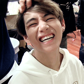 방탄소년단 Tae S Box Smile