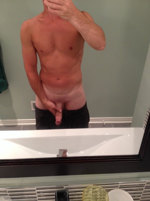 Horny Straight Canadian Guy porn pictures