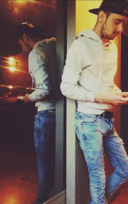 hotboysinjeans.tumblr.com post 138146791808