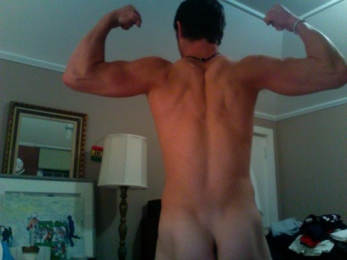 southerncrotch:  Yes! Take pictures like this! Post them online for all to enjoy!