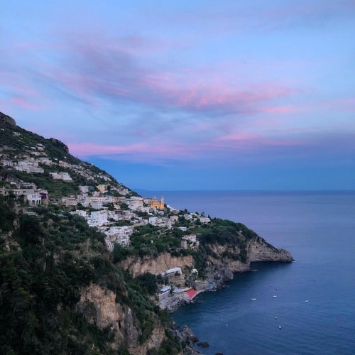 Italian coast #praiano #summertimeshine #sunset (at Grand Hotel Tritone Praiano)