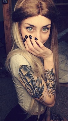 Ilove-Piercings-And-Tattoos:  Http://Ilove-Piercings-And-Tattoos.tumblr.com/