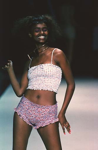 corporateslut:  RED OR DEAD SS98