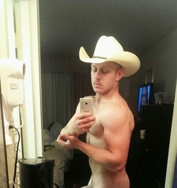 prorodeo27:  Anyone wanna kik? Braydan27  I’d like to save a horse and ride this cowboy :D