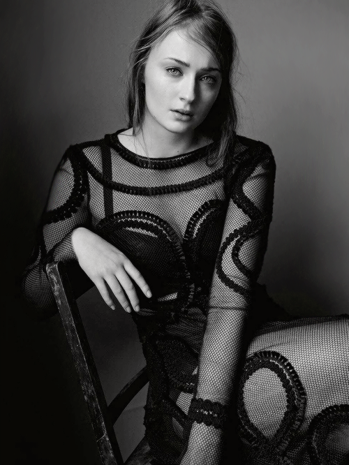 Porn photo blondiepoison:Sophie Turner for Interview