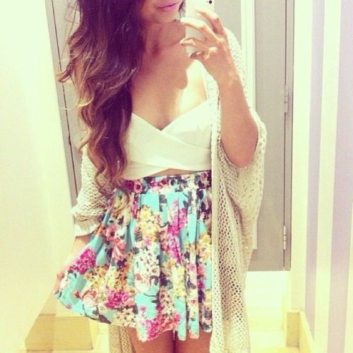 Loving the white top and floral skirt from Luulla