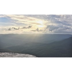 From our adventure the other day💕 @peachyg4l #happy #nature #sun #view #bluemountains #sunset #clouds