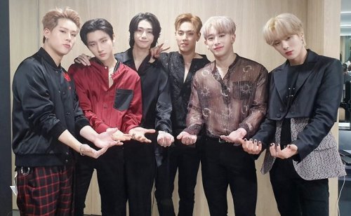 fymonsta-x:  @OfficialMonstaX: [#MONSTA_X]190816 #몬스타엑스2019 K-WORLD FESTA 개막공연 DAY 2 완료 #MONSTA