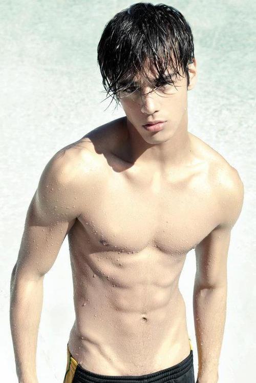 malenipshadows:  Fresh water makes the nips nice and moist.
