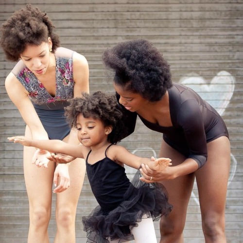 ‍♀️The @browngirlsdoballet photo project is a #GirlRising Creative Challenge powered by @HP fina