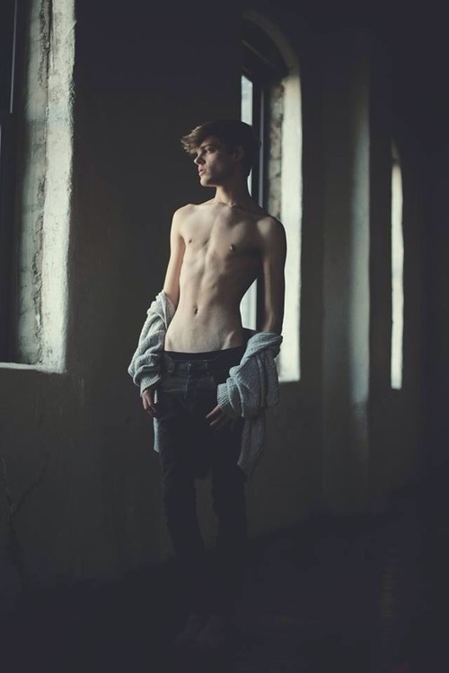 canadianandgay:  superpretty:  reid!  Please check out my blog http://canadianandgay.tumblr.com/