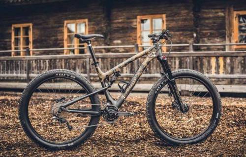 First Ride | The Rocky Mountain ‘Overland’ Sherpa in Test enduro-mtb.com/en/first-ride-the-ro