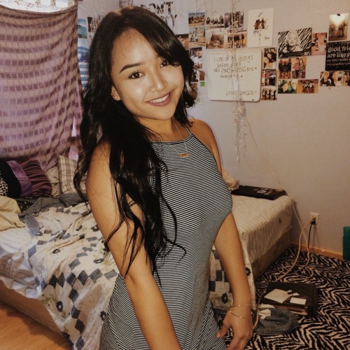 hsteenhawaii: Ewa beach hoe danelle, she suck my boy dick at a party! He told me she squirt all insi