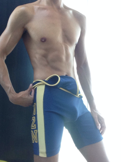 allofthelycra:  crashpositions: N2N University singlet Follow me for more hot guys in lycra, spandex, and other sports gear