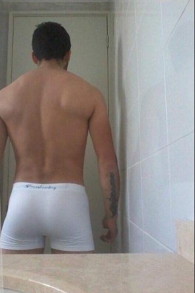 chilenosdebadoo:  chilenoskalientes:  Demian, 28 años. Un rico macho rudo, amante del sexo duro. Q culo se gasta!!  Pegame CTM!!!