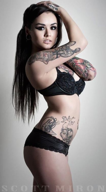 awesomeinkedangel:  tattoo blog (: x