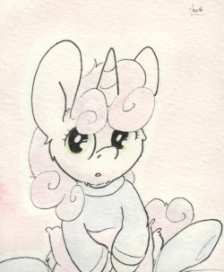 slightlyshade:Sweetie Belle is ready for snuggles!&lt;3