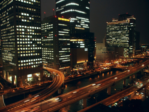 legs-up-and-down:  Osaka at night by The Globetrotting photographer on Flickr.