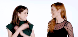 brittany-snodes:Anna Kendrick doing the thing OMG, the thing!  Cuteness overload!