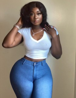 princejazziedad:DeliciouslySexy Curvy Luscious porn pictures