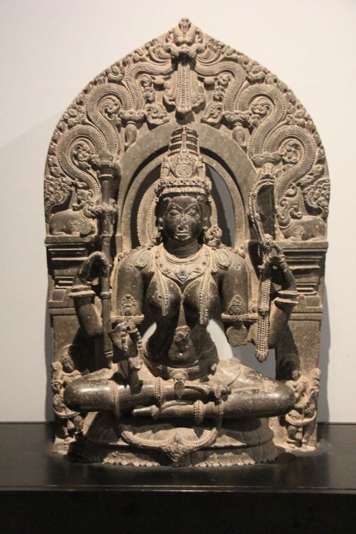 Stone idol ofSaraswati, the Hindu goddess of learning and Brahma&rsquo;s consort(Chalukya Dynasty, 1